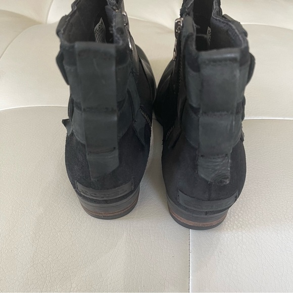 Sorel women’s Lolla Black Ankle Boots Nubuck leather and suede size 8 side zip - Picture 9 of 16